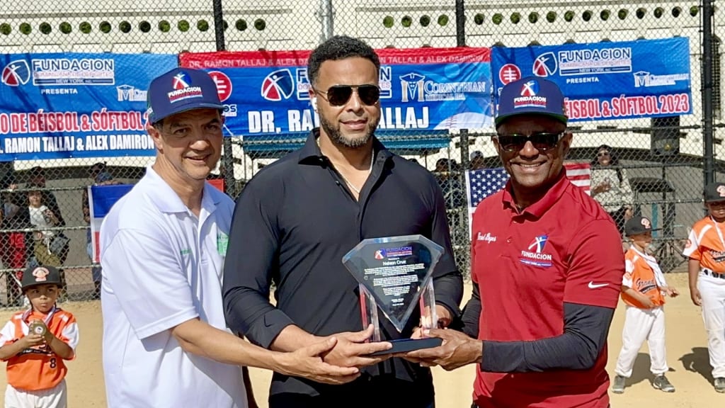 Nelson Cruz Inaugura Torneo De B Isbol Y S Ftbol En Nueva York