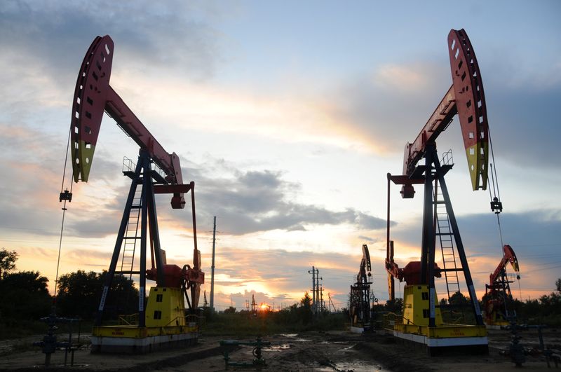 El petróleo Brent baja un 1,13%, hasta 114,81 dólares