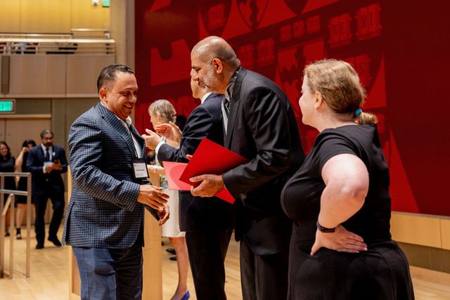 Juan Carlos Guilbe primer dominicano en graduarse en programa “Business Analytics” de Harvard