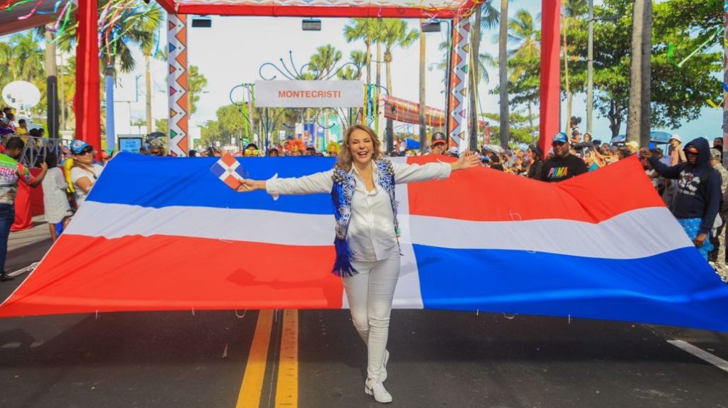 Cultura, colores y tradiciones se derrocha en Desfile Nacional de Carnaval 2023 - Noticias de hoy en República Dominicana | De Último Minuto