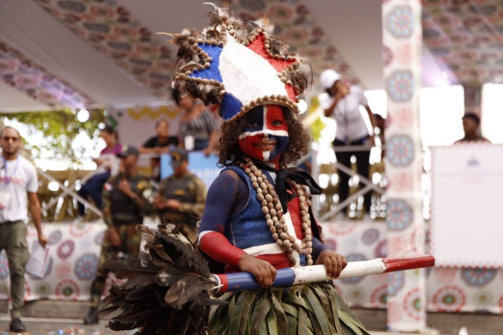 Cultura, colores y tradiciones se derrocha en Desfile Nacional de Carnaval 2023 - Noticias de hoy en República Dominicana | De Último Minuto