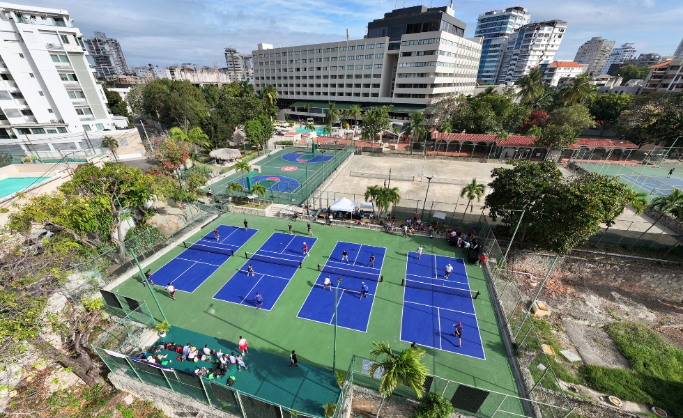 Dominican Fiesta Hotel inaugura moderno complejo de canchas de pickleball - Noticias de hoy en República Dominicana | De Último Minuto