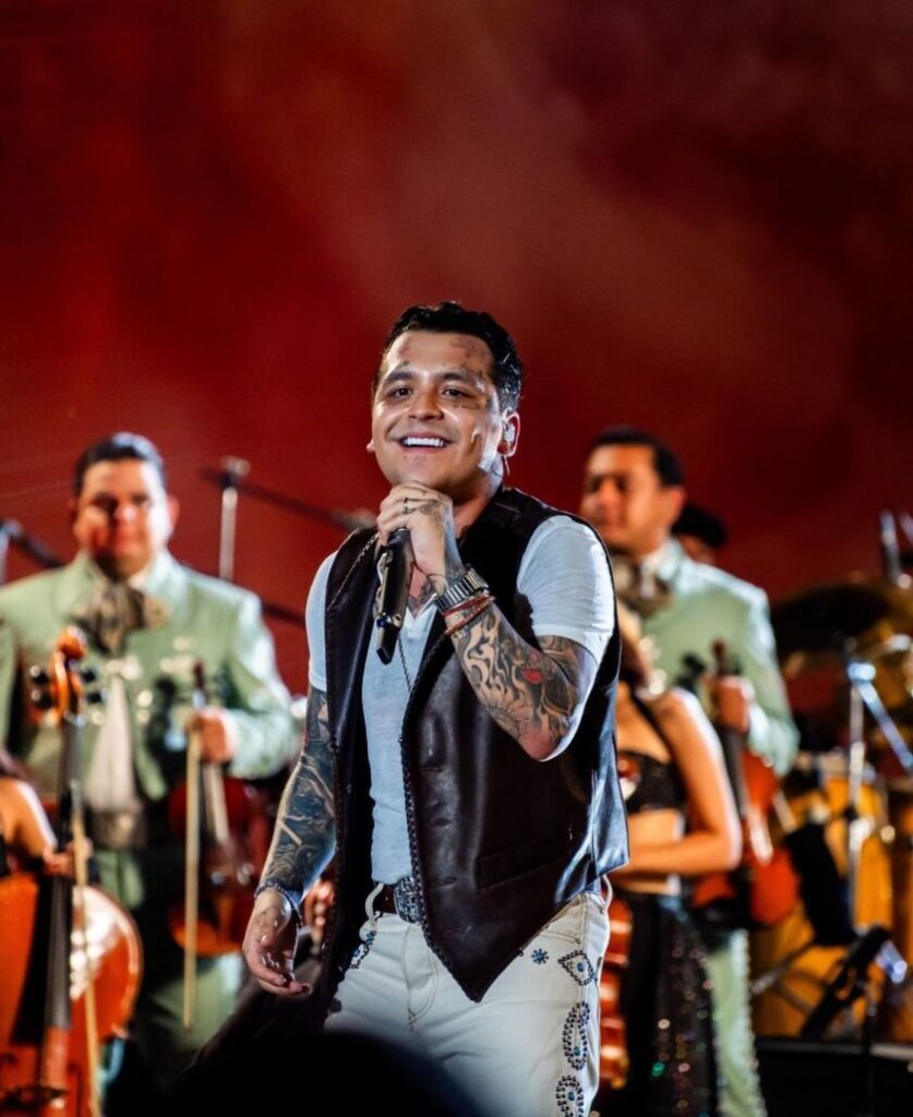 Entre rancheras, bachata y la euforia del público dominicano, Nodal puso a vibrar el Estadio Quisqueya de Santo Domingo - Noticias de hoy en República Dominicana | De Último Minuto