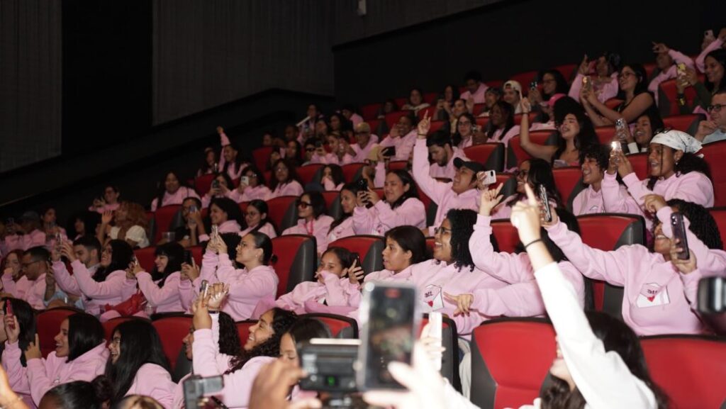 Fans de Young Miko desbordan felicidad en encuentro exclusivo con la artista en RD - Noticias de hoy en República Dominicana | De Último Minuto