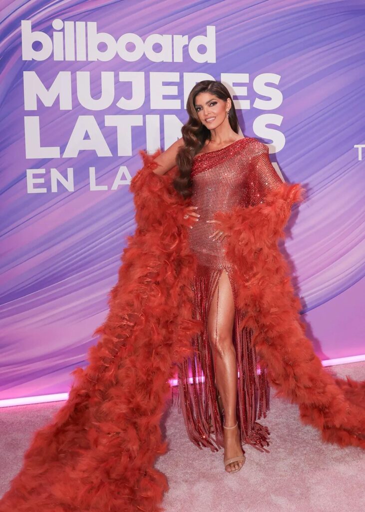 ¡Derroche de moda y estilo! En la alfombra de Billboard Mujeres Latinas en la Música - Noticias de hoy en República Dominicana | De Último Minuto