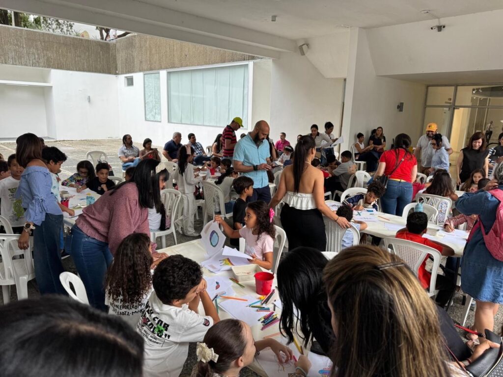 "HONESTY BY JUAN CARLOS REYES" stands out as a valuable exhibit in the Museum of Modern Art | 7 | "HONESTY BY JUAN CARLOS REYES" stands out as a valuable exhibit in the Museum of Modern Art | De Último Minuto English