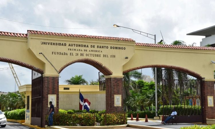 History of the Autonomous University of Santo Domingo (UASD): The First University of the Americas | 2 | Historia de la Universidad Autónoma de Santo Domingo (UASD): La Primada de América