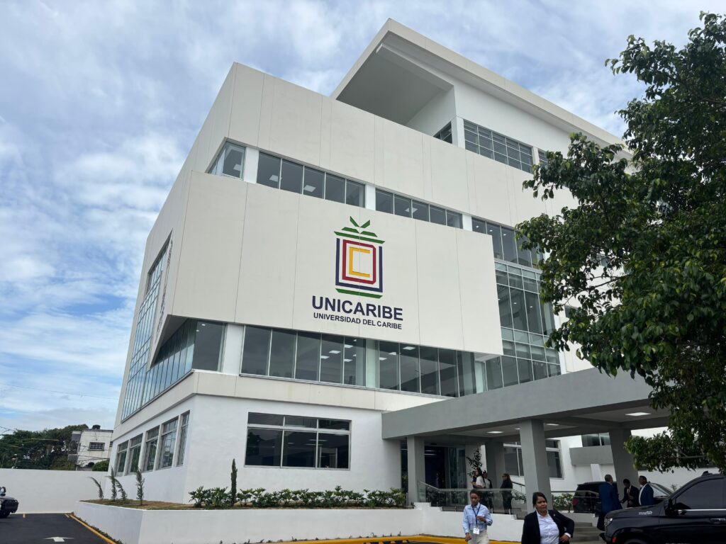 Minister Franklin García praises new building at Unicaribe | 2 | Minister Franklin García praises new building at Unicaribe | De Último Minuto English