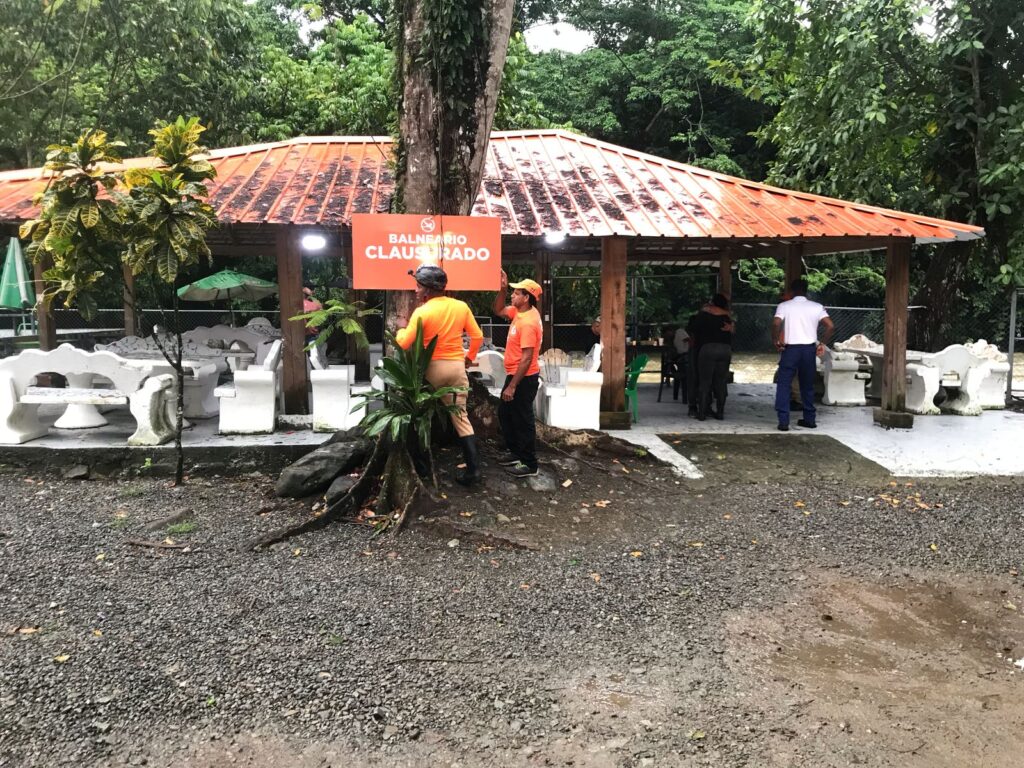 Rivers and spas in Monseñor Nouel closed due to red alert for trough | 3 | Rivers and spas in Monseñor Nouel closed due to red alert for trough | De Último Minuto English