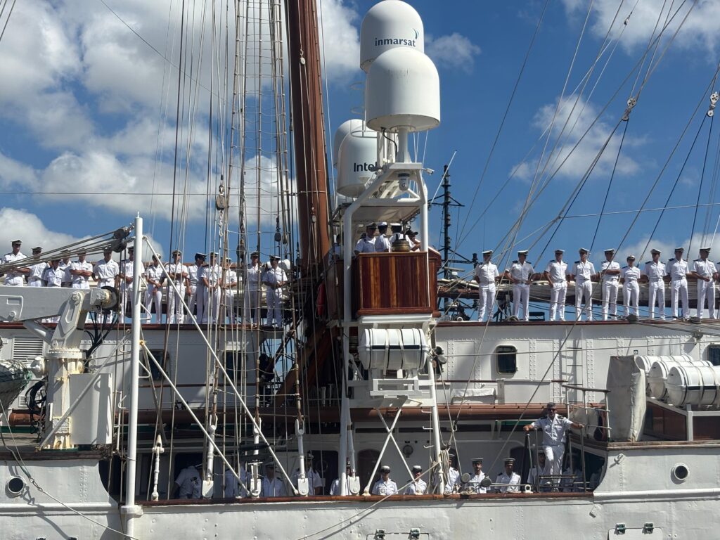 Princess Leonor arrives in Santo Domingo aboard the training ship Juan Sebastián de Elcano | 2 | Princess Leonor arrives in Santo Domingo aboard the training ship Juan Sebastián de Elcano | De Último Minuto English