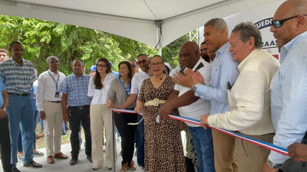 70% of the population does not pay for the drinking water service in Santiago | 3 | 70% of the population does not pay for the drinking water service in Santiago | De Último Minuto English