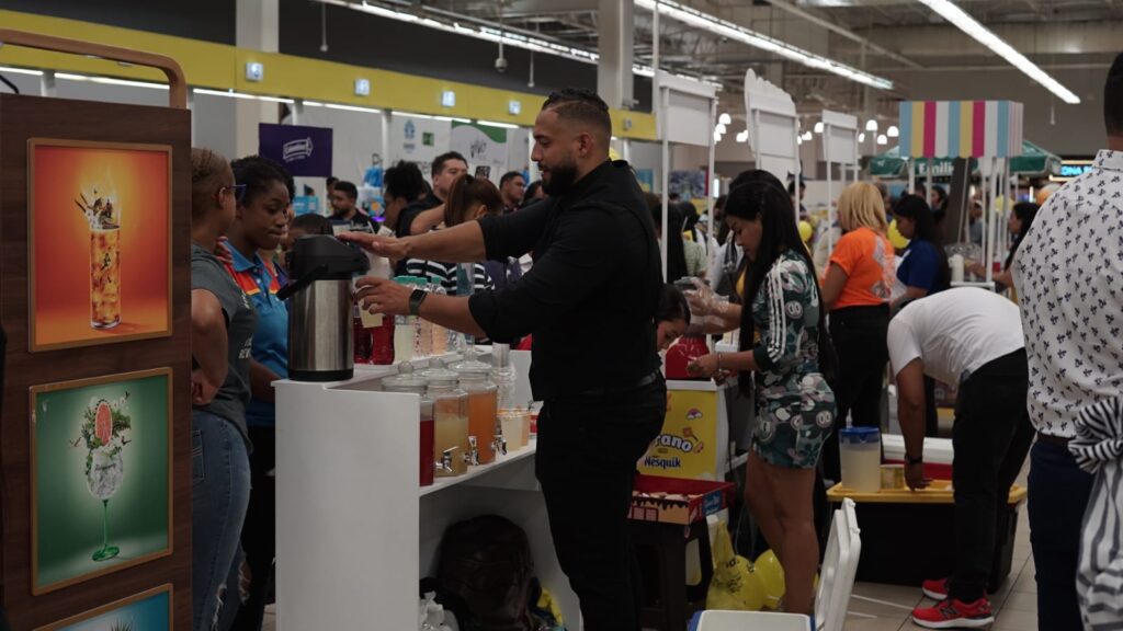 Sirena celebrates its 60th anniversary with promotions, activities, and community engagement | De Último Minuto English