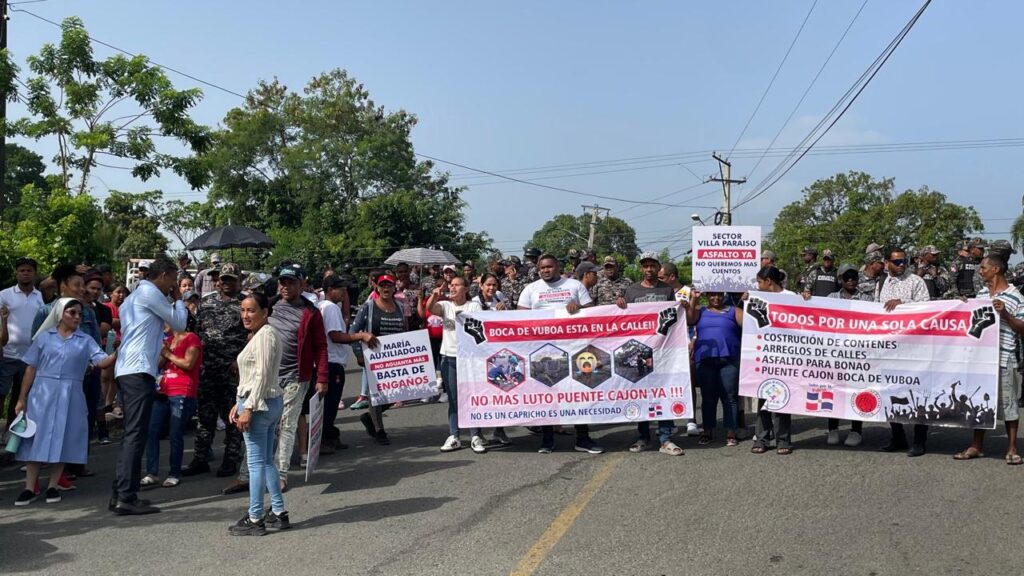 Bonao communities demand urgent solutions at picket line | 4 | Bonao communities demand urgent solutions at picket line | De Último Minuto English