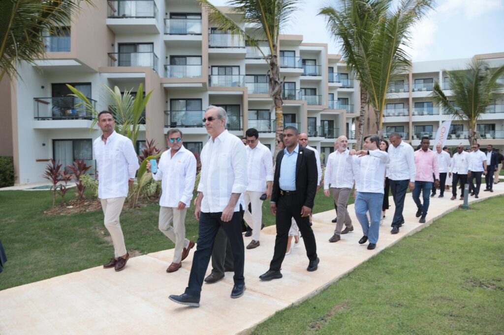 Viva Resorts by Wyndham opens Viva Miches with the presence of President Abinader | De Último Minuto English