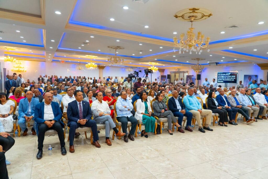 Deligne Ascensión values economic, cultural, and political contributions of the Dominican community in the USA | De Último Minuto English
