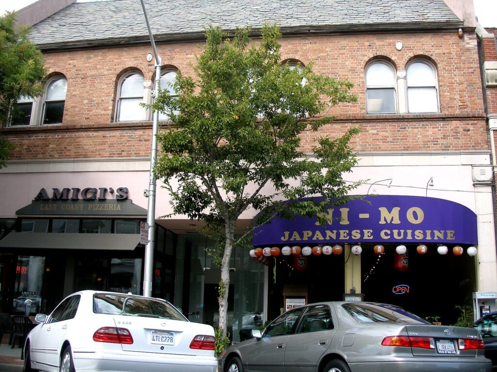 History of YouTube: The Platform That Revolutionized Online Video | 2 | Sede original de YouTube (2.º piso) en San Mateo, California, hasta 2006.