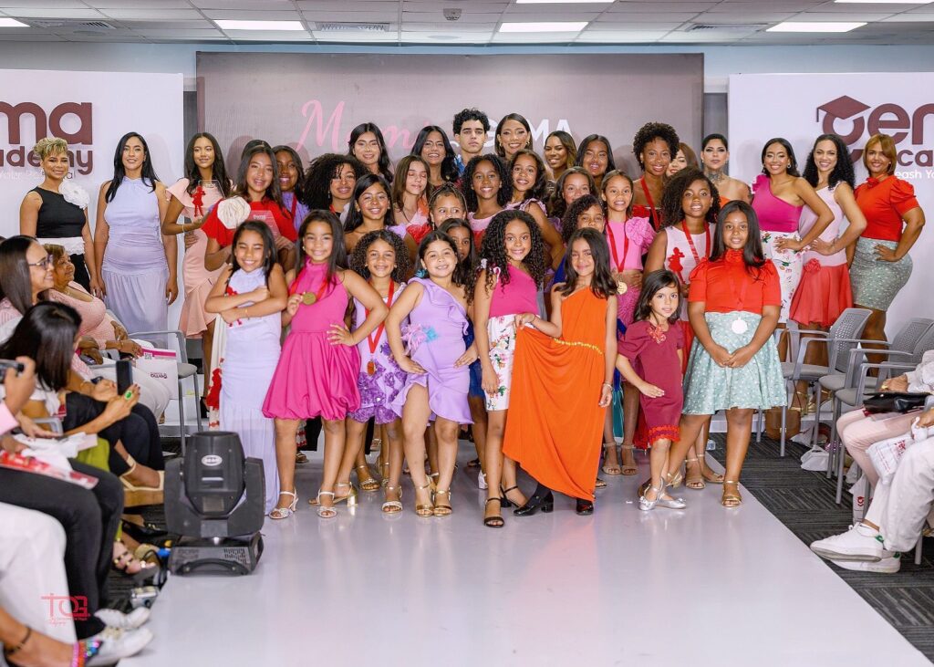 Gema Academy celebrates its first anniversary with an emotional parade "MOM & GEMA" | De Último Minuto English