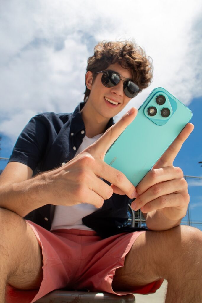 HONOR launches the 400 Series: 200MP AI photography, 6000 mAh battery, and smart editing for creative users | De Último Minuto English