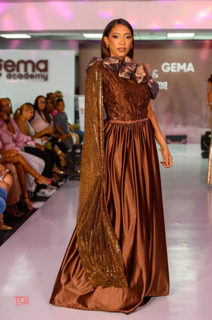 Gema Academy celebrates its first anniversary with an emotional parade "MOM & GEMA" | De Último Minuto English