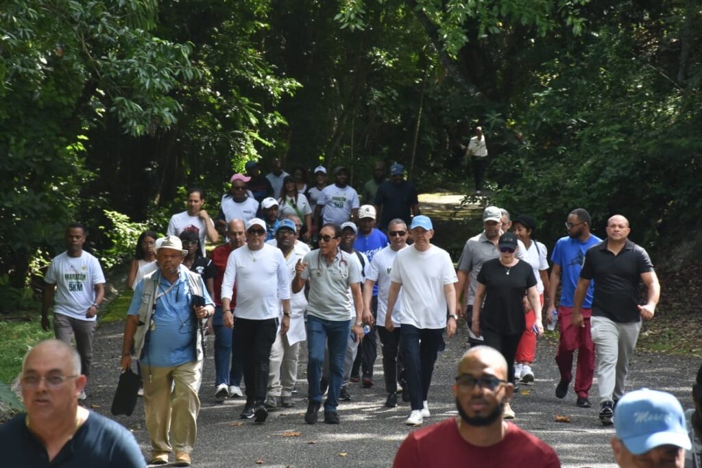 MESCYT realiza “Caminata por la Salud” en el Jardín Botánico - Noticias de hoy en República Dominicana | De Último Minuto