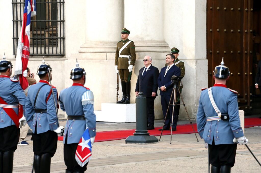 Dominican Ambassador Presents Credentials to Chilean President | De Último Minuto English