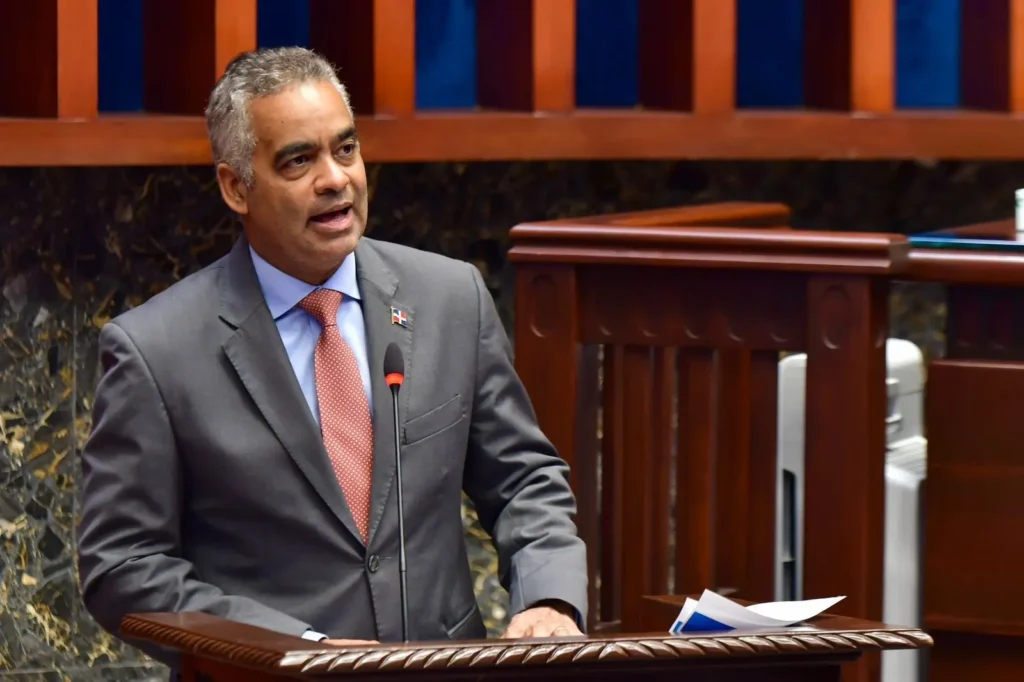 Top 10 of the most sought-after officials in the Dominican State | De Último Minuto English