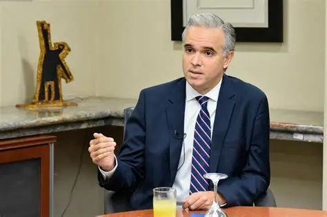Top 10 of the most sought-after officials in the Dominican State | De Último Minuto English