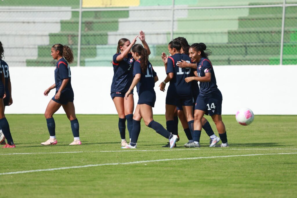 RD ranks among the top 100 in women's world football | De Último Minuto English