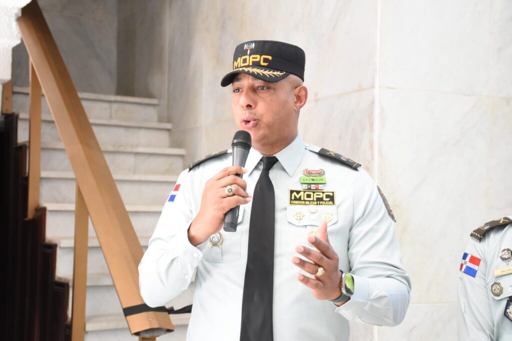 COMIPOL celebra su aniversario 13 con ofrenda floral a los Padres de la Patria | 2 | COMIPOL celebra su aniversario 13 con ofrenda floral a los Padres de la Patria - Noticias de hoy en República Dominicana | De Último Minuto