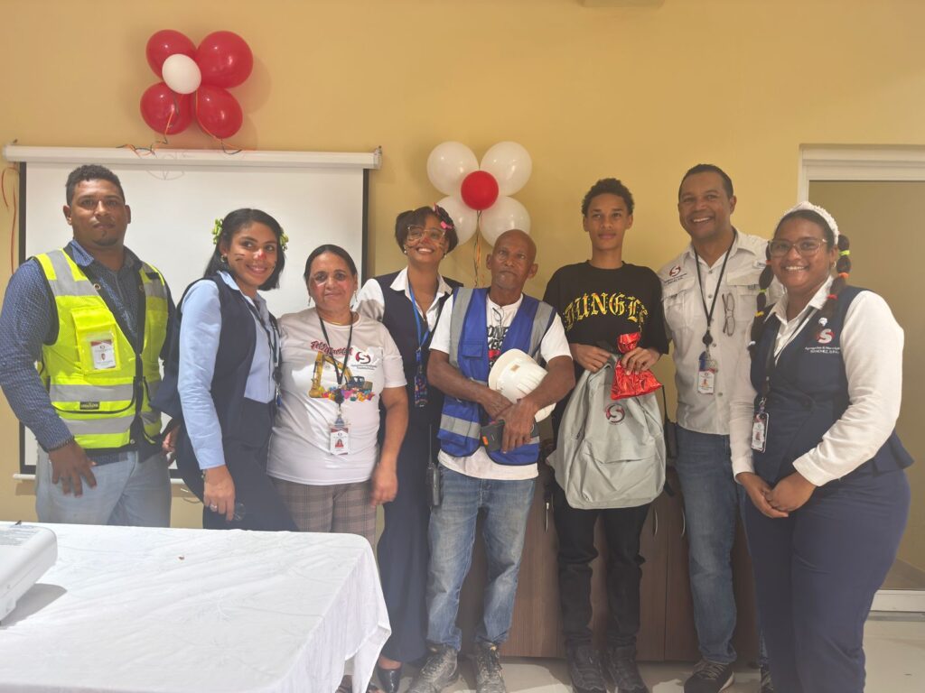 Agregados y Hormigones Sánchez impulsa la educación con jornada de entrega de útiles escolares | 2 | con jornada de entrega de útiles escolares