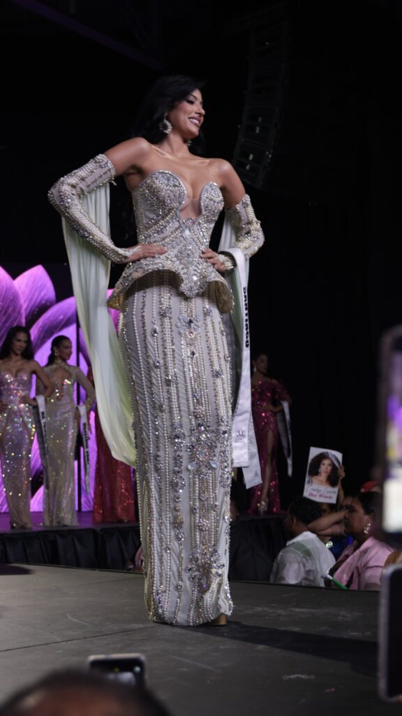 Beauties exuded glamour and elegance in the preliminary competition of Miss RD 2025 | De Último Minuto English