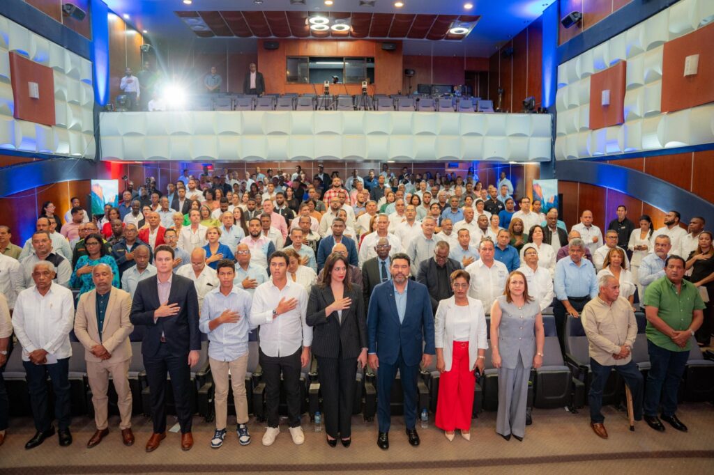 Senador Rafael Barón Duluc rinde cuentas de su gestión legislativa 2024-2025 | 7 | Senador Rafael Barón Duluc rinde cuentas de su gestión legislativa 2024-2025 - Noticias de hoy en República Dominicana | De Último Minuto