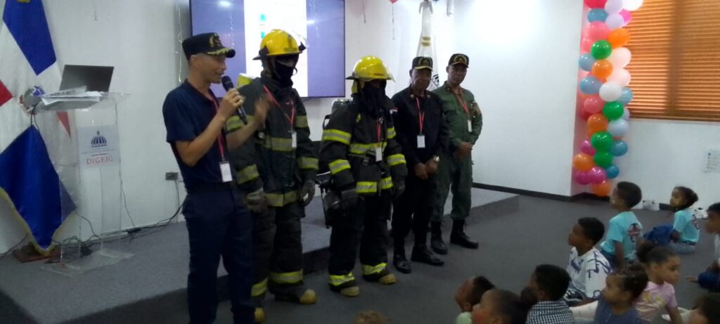 SD North Firefighters inspire children in "Fun Summer 2025" | De Último Minuto English