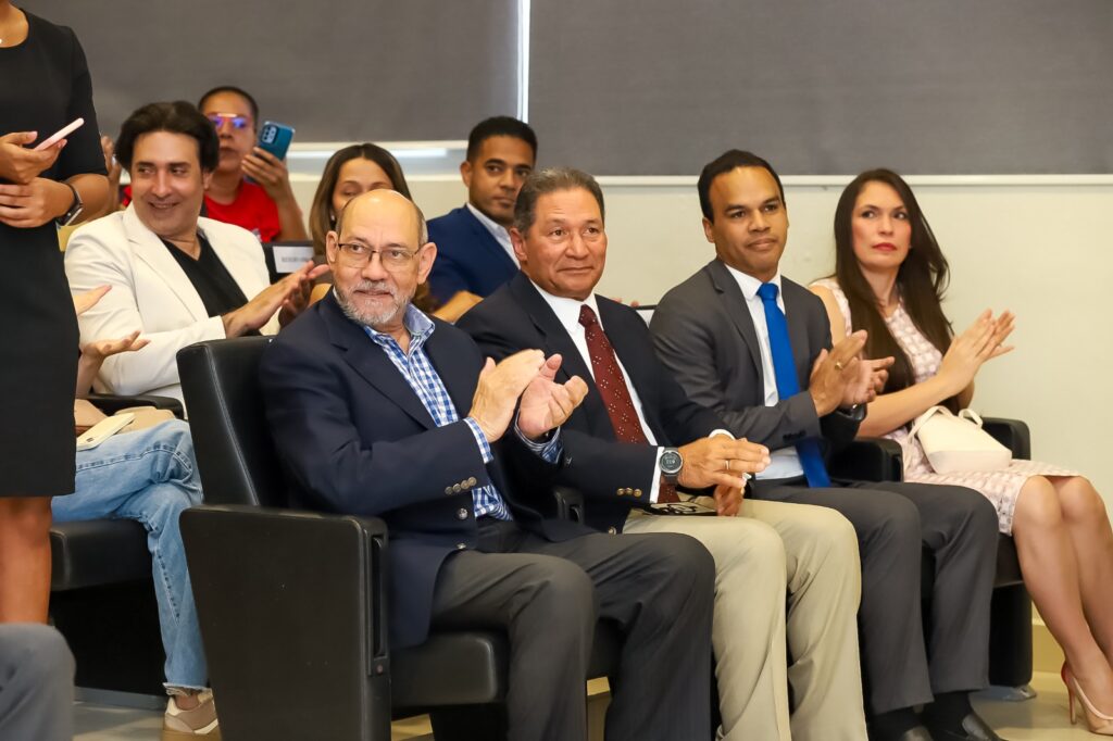 UASD recognizes engineer Leonardo Reyes Madera, director of Onesvie | De Último Minuto English
