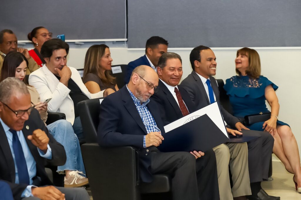 UASD recognizes engineer Leonardo Reyes Madera, director of Onesvie | De Último Minuto English