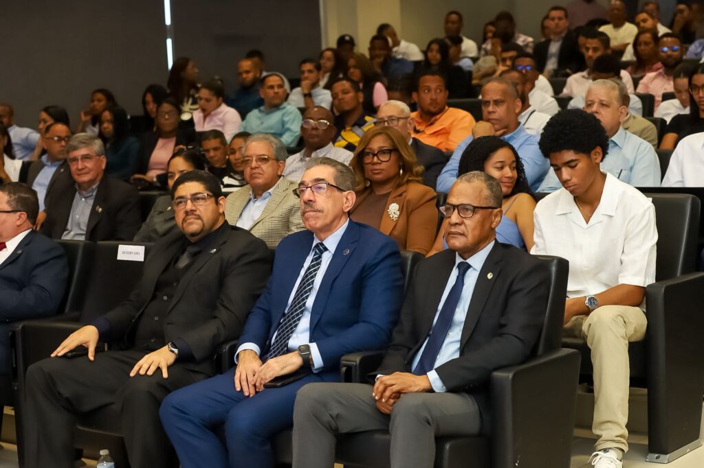 UASD recognizes engineer Leonardo Reyes Madera, director of Onesvie | De Último Minuto English