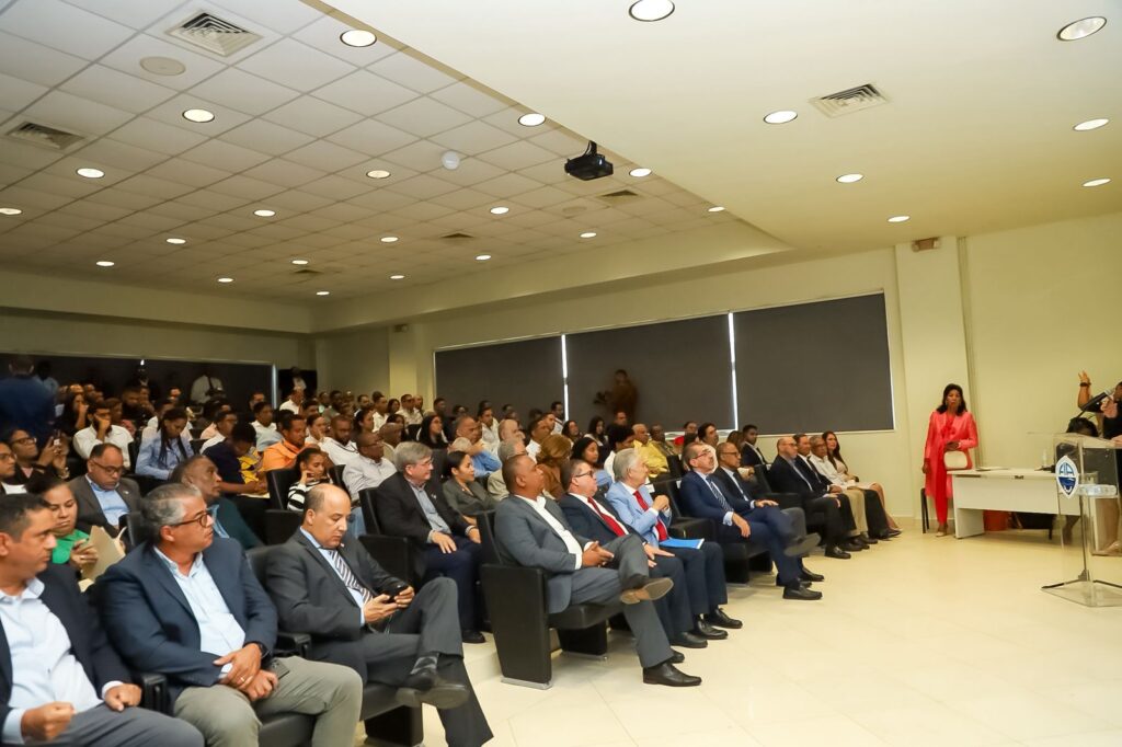 UASD recognizes engineer Leonardo Reyes Madera, director of Onesvie | De Último Minuto English