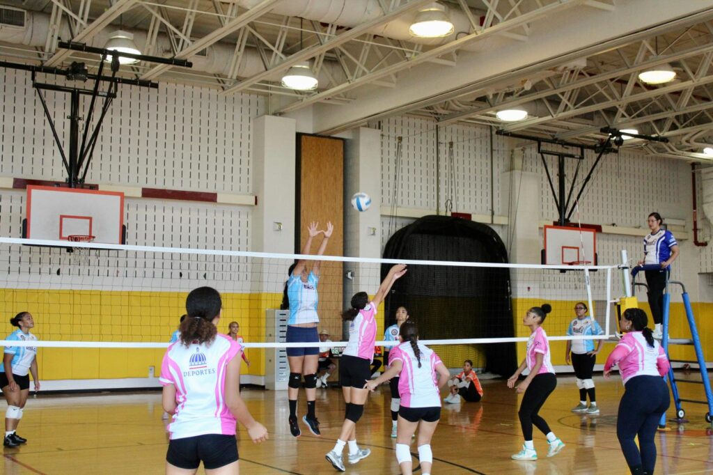 Boston wins four Gold medals in basketball Juan Pablo Duarte NY Game | De Último Minuto English