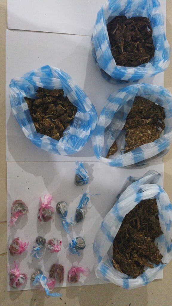 Police seize drugs, scale, and other evidence during operations in Villa Mella, SDN | De Último Minuto English