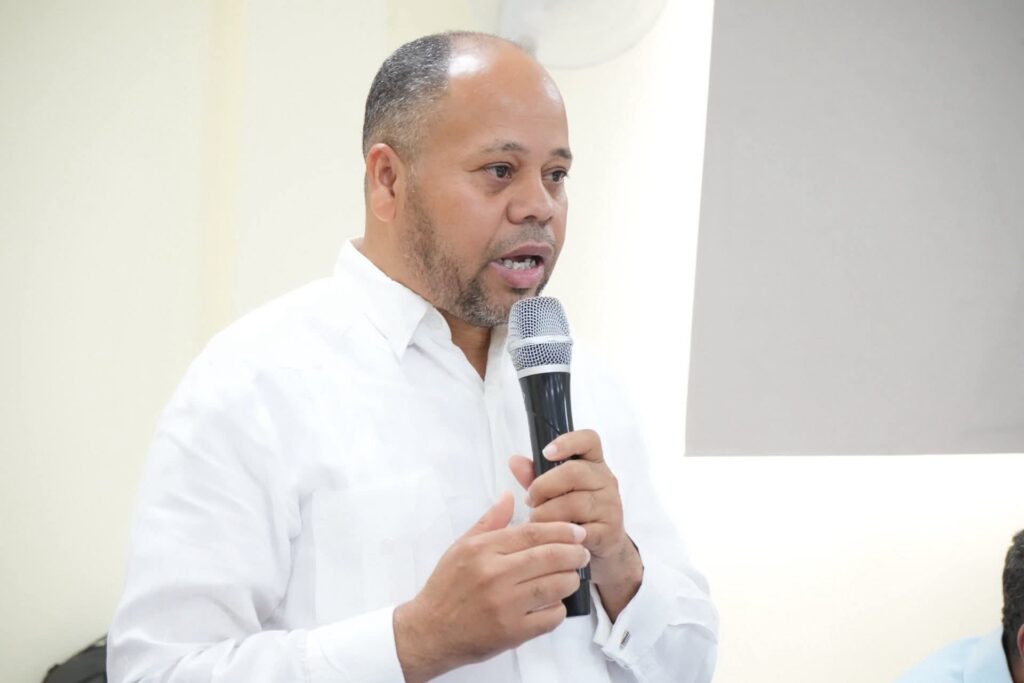 "School in Peralta is not in agreement with the Catholic Church," says vice minister | De Último Minuto English