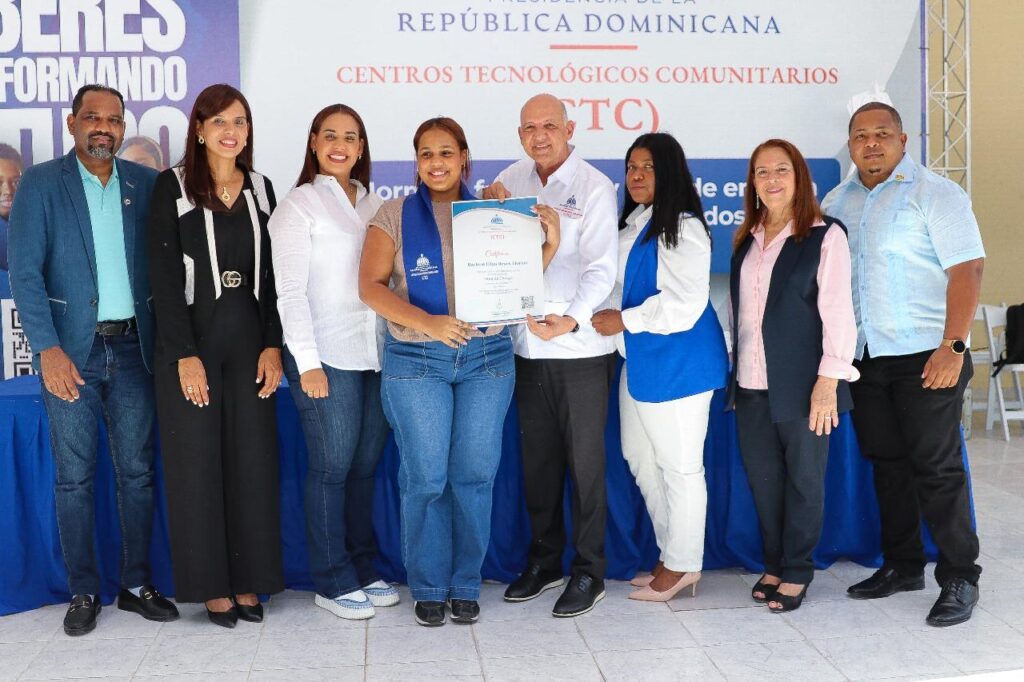 Community Technology Centers promote digital training for 150 young people in SDN | 3 | Community Technology Centers promote digital training for 150 young people in SDN | De Último Minuto English