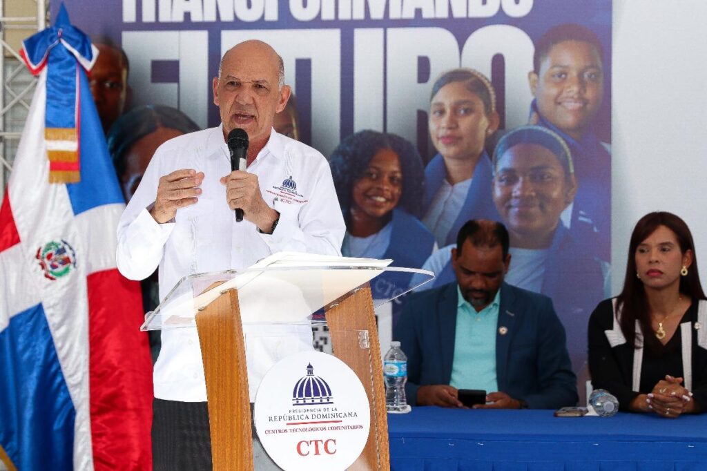 Community Technology Centers promote digital training for 150 young people in SDN | 2 | Community Technology Centers promote digital training for 150 young people in SDN | De Último Minuto English