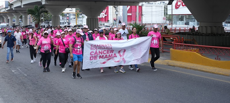Unión Médica Foundation holds walk against breast cancer | De Último Minuto English