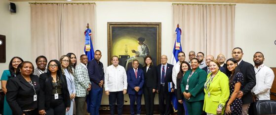 Vice President receives diaspora students and reinforces commitment to education abroad | De Último Minuto English