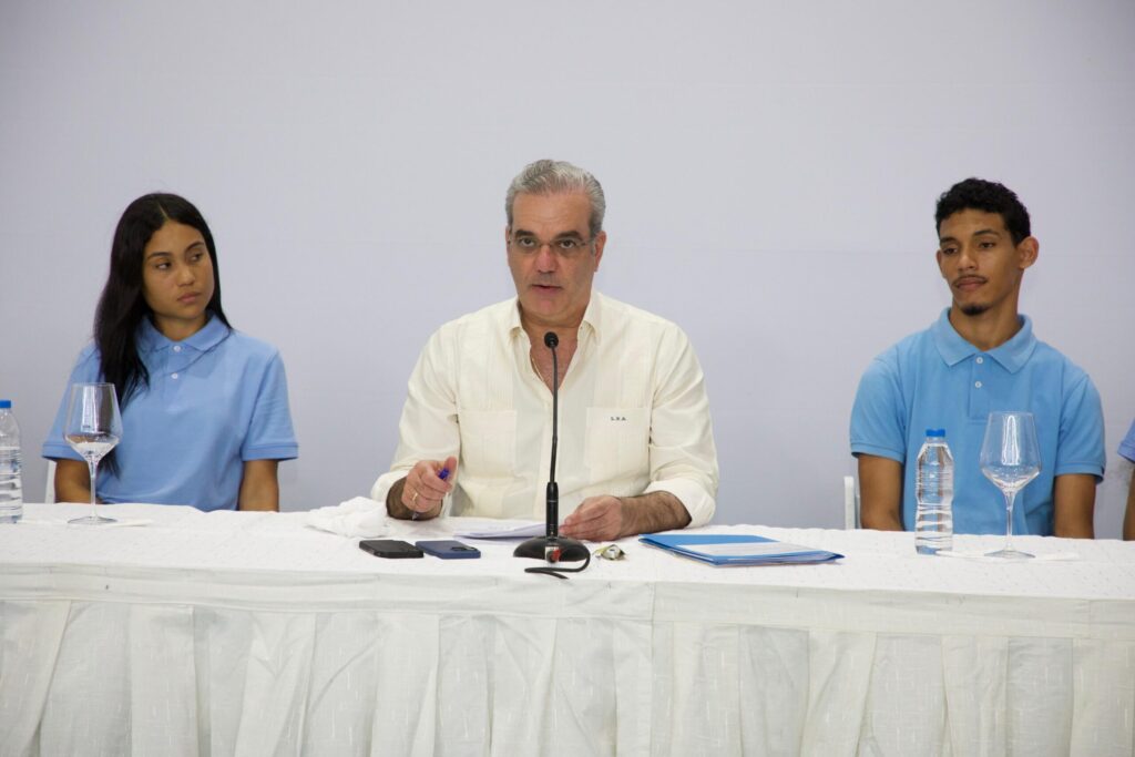 With an investment of over RD$260 million, Abinader inaugurates several tourist works and development projects in Puerto Plata | De Último Minuto English