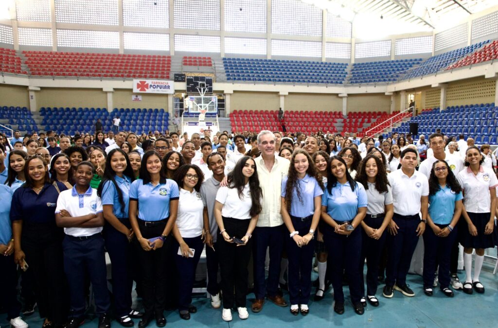 With an investment of over RD$260 million, Abinader inaugurates several tourist works and development projects in Puerto Plata | De Último Minuto English