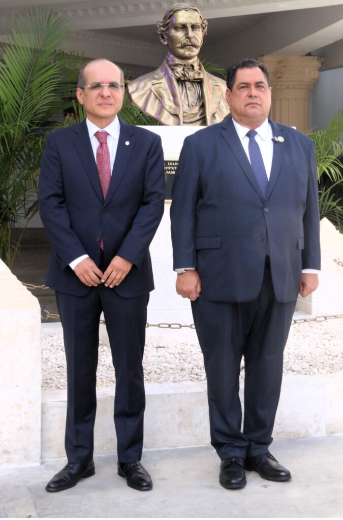 President of the UINL's Commission on American Affairs visits the Dominican College of Notaries | De Último Minuto English