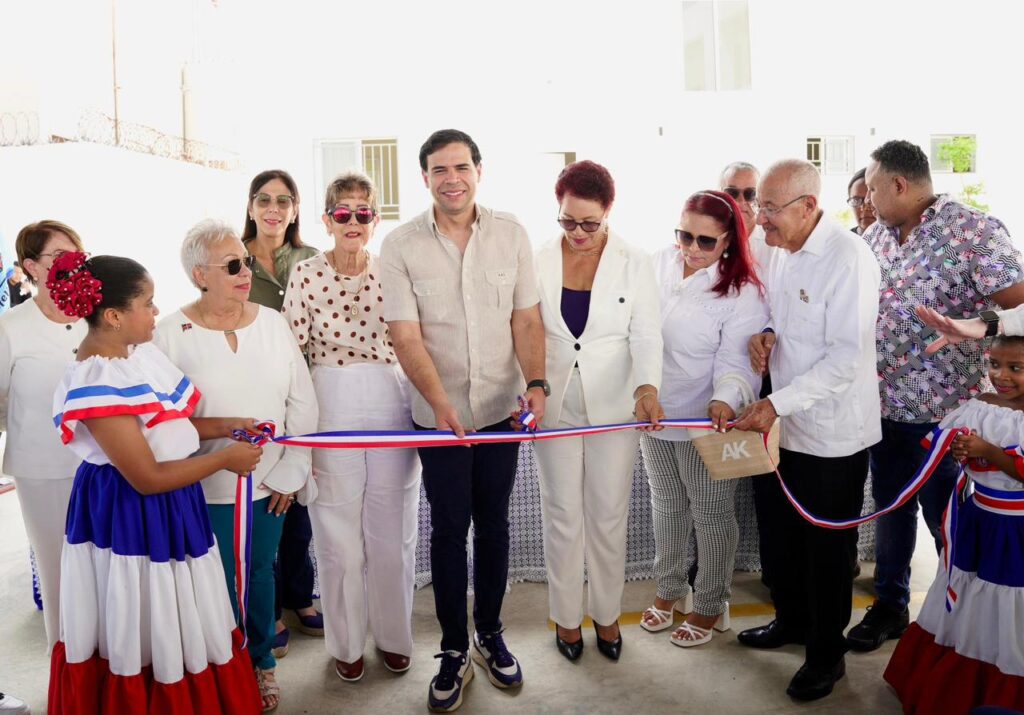 Roberto Ángel Salcedo inaugura Academia de la Música Típica en Puerto Plata - Noticias de hoy en República Dominicana | De Último Minuto