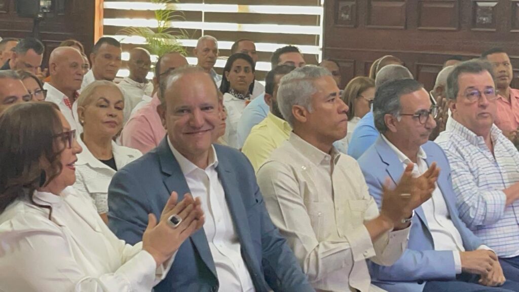 Governor Rosa Santos gives an account and highlights management close to the communities of Santiago | De Último Minuto English