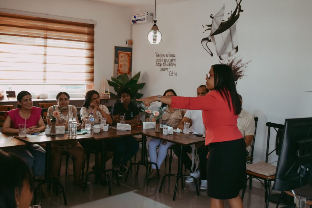 Workshop “Finances for Entrepreneurs” brings together local businesses | De Último Minuto English